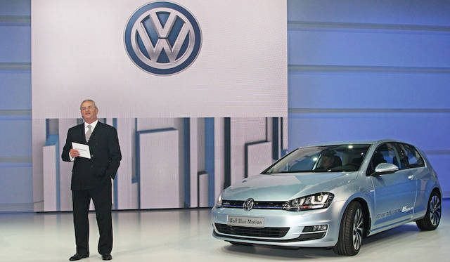 <strong>Volkswagen Group Night｜フォルクスワーゲン グループ ナイト</strong><br />マルティン・ヴィンターコルン氏とフォルクスワーゲン「ゴルフ ブルーモーション」