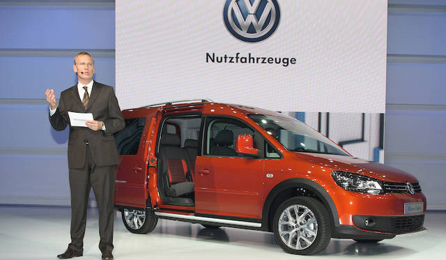 <strong>Volkswagen Group Night｜フォルクスワーゲン グループ ナイト</strong><br />Eckhard Scholz博士とフォルクスワーゲンの商用車「Cross Caddy（クロスキャディ）」
