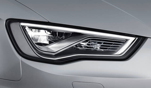 <strong>Audi A3 Sportback｜アウディ A3 スポーツバック</strong>