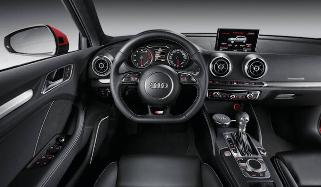 <strong>Audi A3 Sportback｜アウディ A3 スポーツバック</strong>