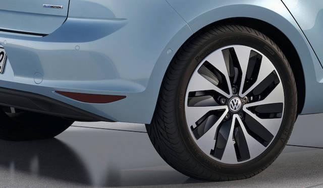 <strong>Volkswagen Golf Blue Motion｜フォルクスワーゲン ゴルフ ブルーモーション</strong>