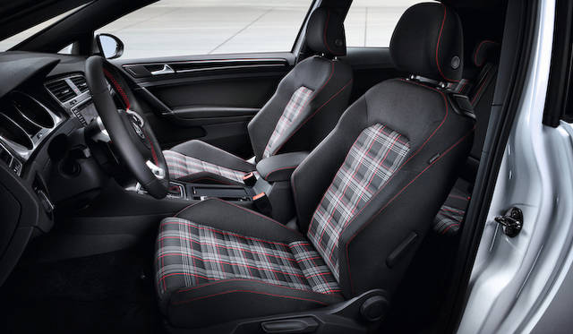 <strong>Volkswagen Golf Blue GTI｜フォルクスワーゲン ゴルフ GTI</strong>