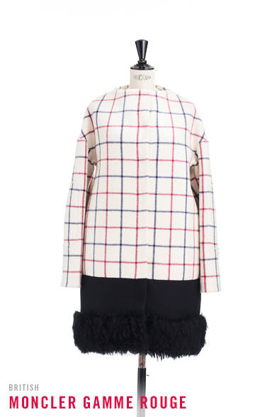 <strong>MONCLER GAMME ROUGE｜モンクレール ガム・ルージュ</strong><br /><br />カジュアルなブロックチェックにブラックファーを組み合わせ、ラグジュアリーな雰囲気をプラス。大人の遊び心をくすぐる一枚。<br /><br /><br />コート 33万6000円<br /><br />モンクレール ジャパン<br />Tel. 03-3486-2110