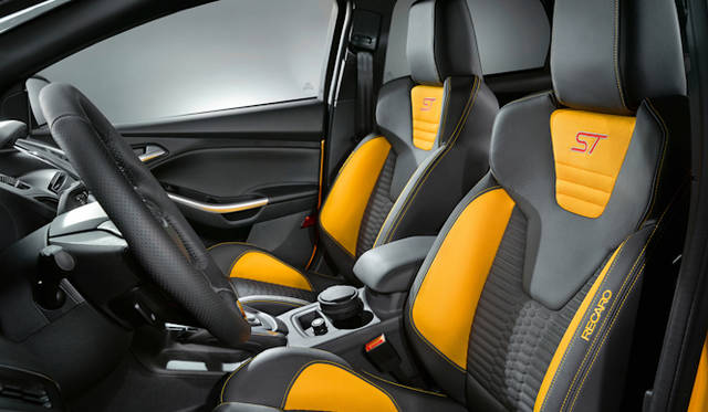 <strong>Ford Focus｜フォード フォーカス</strong>　写真は海外モデル