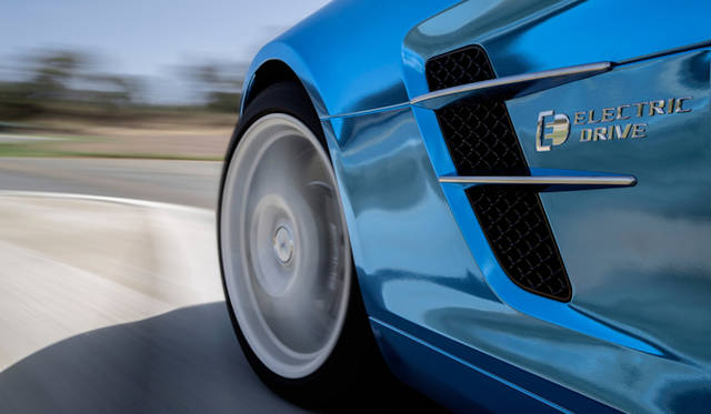 <strong>Mercedes-Benz SLS AMG Electric Drive｜<br />メルセデス・ベンツ SLS AMG・エレクトリックドライブ</strong>