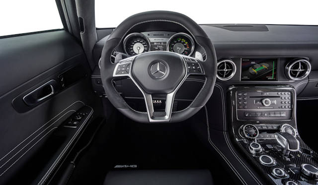 <strong>Mercedes-Benz SLS AMG Electric Drive｜<br />メルセデス・ベンツ SLS AMG・エレクトリックドライブ</strong>