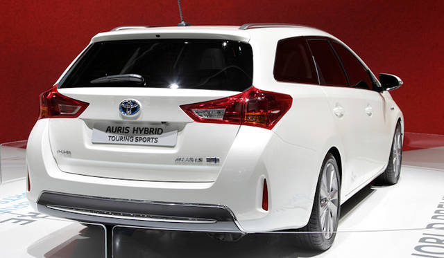 <strong>TOYOTA AURIS HYBRID TOURING SPORTS｜トヨタオーリス ハイブリッド ツーリングスポーツ</strong>