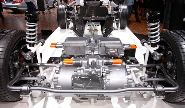 <strong>Mercedes-Benz　B-class Electric Drive｜メルセデス・ベンツ Bクラス エレクトリックドライブ</strong>　<br />Photographs by MOCHIZUKI Hirohiko