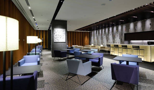 <strong>BIZCOLI｜ビズコリ</strong>　「ビズ・コミュニケーション・ライブラリ－（BIZCOLI-BIZ COMMUNICATION LIBRARY）」　交流ラウンジ（全景）