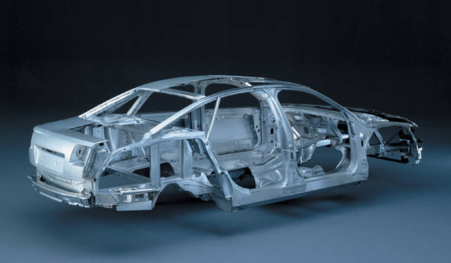 <strong>Audi A8｜アウディ A8</strong>　2002年 2代目Audi A8のASF（アウディスペースフレーム）