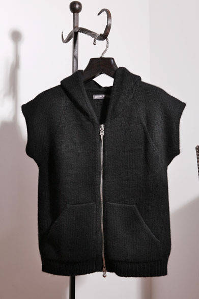 <strong>CHROME HEARTS｜クロムハーツ</strong>　フード付きニットベスト23万5200円