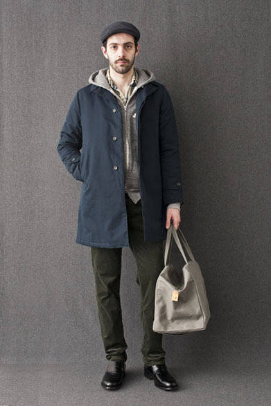 <strong>FUJITO｜フジト</strong>　2012-13年秋冬コレクション　Hood Coat 4万9350円、Zip Sweat Parka 2万4150円、B.D Shirts 1万8900円、5P Cord Pants 1万8900円、Boston Bag 1万3650円、Hunting 9450円