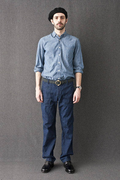 <strong>FUJITO｜フジト</strong>　2012-13年秋冬コレクション　B.D Shirts 1万8900円、Fatigue Pants 1万8900円、Beret 8400円、Leather Ring Belt 1万2600円