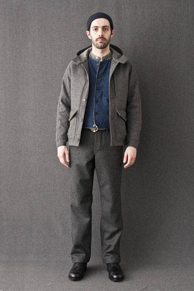 <strong>FUJITO｜フジト</strong>　2012-13年秋冬コレクション　Mt. Parka 4万8300円、Reversible Vest 2万3100円、Stand Coller Shirts 1万7850円、Melton Trousers 2万4150円、Leather Ring Belt 1万2600円
