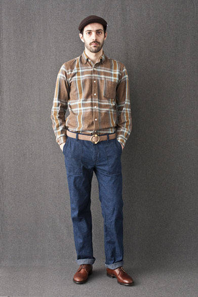 <strong>FUJITO｜フジト</strong>　2012-13年秋冬コレクション　B.D Shirts 1万8900円、Fatigue Pants 1万8900円、Hunting 9450円、Leather Ring Belt 1万2600円