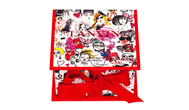 <strong>LADURÉE│ラデュレ</strong>　ラデュレとランバンという、フランスを代表る二つのメゾンがコラボレーションしたマカロンボックスが11月1日（木）から発売される