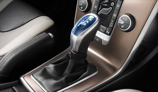 <strong>Volvo V40 Cross Country｜ボルボ V40 クロスカントリー</strong>