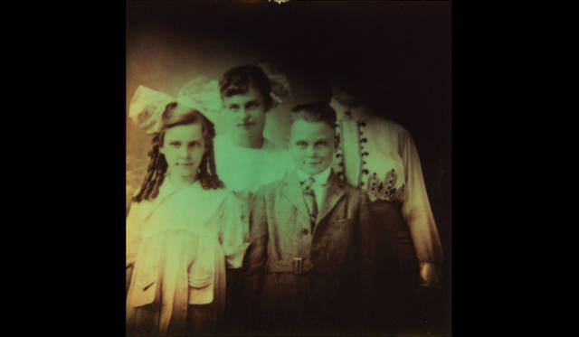 <strong>ART｜操上和美写真展「私の家の死を彷徨う旅」</strong>