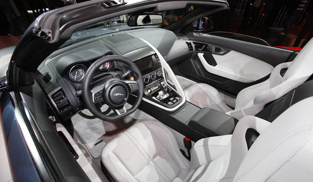 <strong>Jaguar F-Type｜ジャガー Fタイプ</strong>