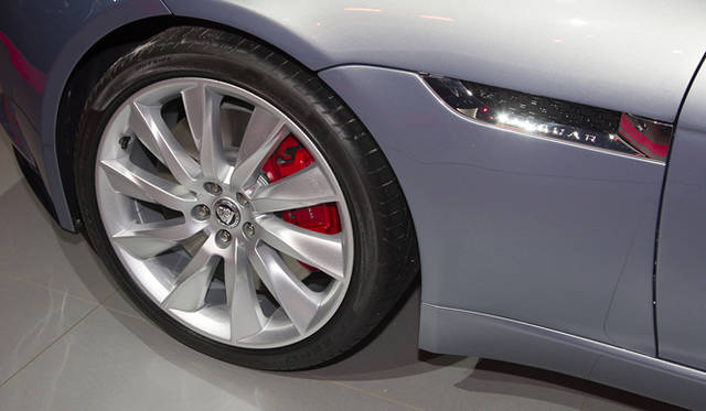 <strong>Jaguar F-Type｜ジャガー Fタイプ</strong>