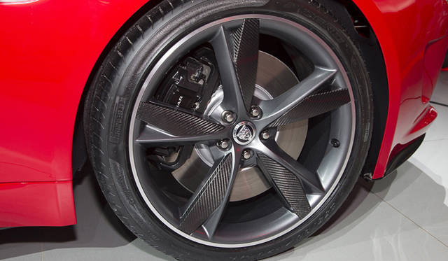 <strong>Jaguar F-Type｜ジャガー Fタイプ</strong>