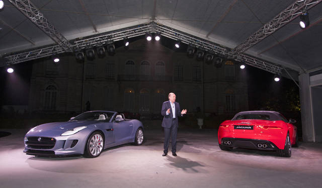 <strong>Jaguar F-Type｜ジャガー Fタイプ</strong><br />プレスデーに先立ち、ロダン美術館にてお披露目がおこなわれた。