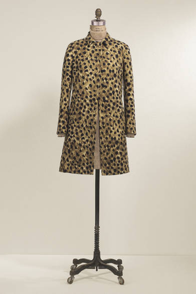 <strong>VALENTINO｜ヴァレンティノ</strong>　メゾン誕生50周年記念カプセルコレクション　コート 54万750円