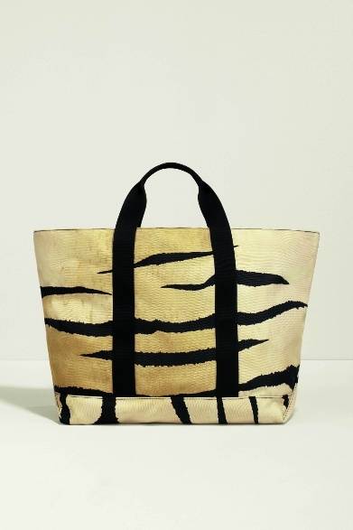 <strong>VALENTINO｜ヴァレンティノ</strong>　メゾン誕生50周年記念カプセルコレクション　トートバッグ（大） 5万6750円