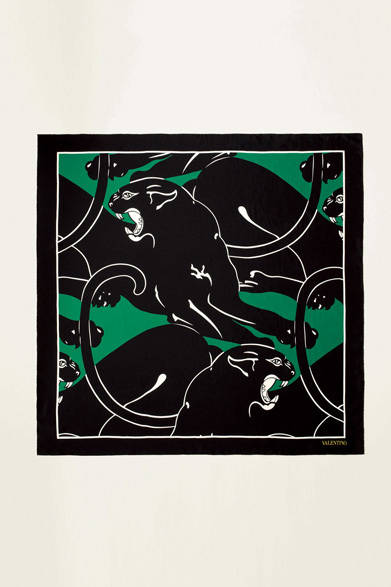 <strong>VALENTINO｜ヴァレンティノ</strong>　メゾン誕生50周年記念カプセルコレクション　スカーフ 3万6750円