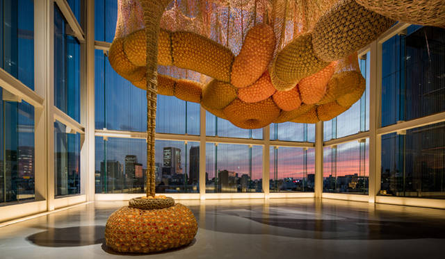 A vida é um corpo do qual fazemos parte, 2012<br />TorusMacroCopula, 2012<br />By Ernesto Neto<br />©Louis Vuitton / Jérémie Souteyrat<br />Courtesy of Espace Louis Vuitton Tokyo