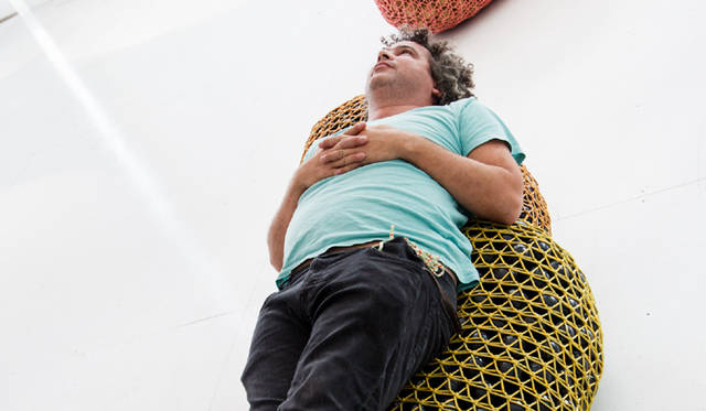 <strong>Ernesto Neto｜エルネスト・ネト</strong><br />©Louis Vuitton / Jérémie Souteyrat<br />Courtesy of Espace Louis Vuitton Tokyo