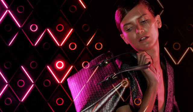 　2013年新作シグネチャーコレクションを発表　ショートムービー『Electric Signature』より