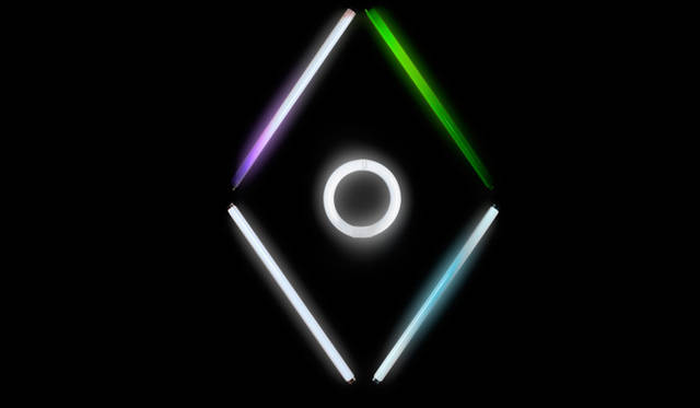 　2013年新作シグネチャーコレクションを発表　ショートムービー『Electric Signature』より