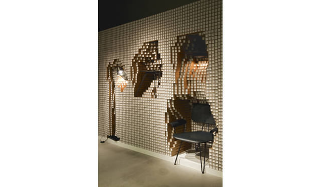 <strong>ART│Successful Living from DIESEL</strong>　もし自由に変化できる壁面があるならば、そこにモノを「埋める」という第4の手法が発生する　Photo: Kanta Ushio