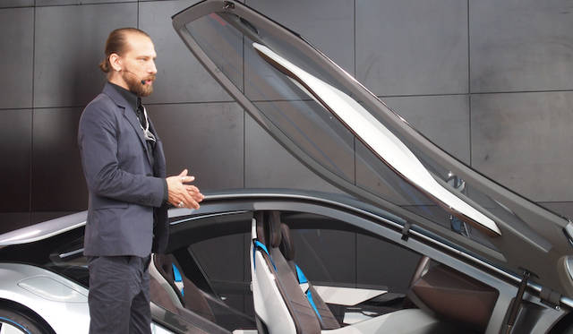 <strong>BMW i8 Concept｜ビー・エム・ダブリュー i8 コンセプト</strong><br />BMW i シニア・エクステリア・デザイナーのカイ・ランガー氏