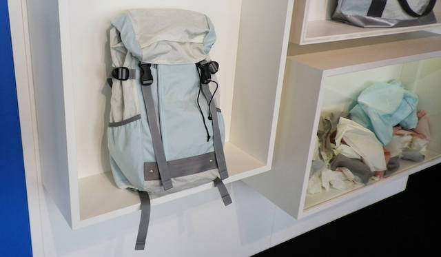 <strong>BMW i. BORN ELECTRIC TOUR.</strong><br />エアバッグを再利用してつくられた「エアバッグ・バッグ」