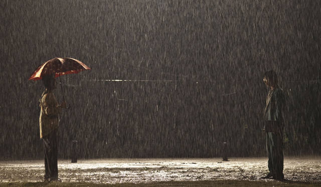 <strong>MOVIE｜『その夜の侍』</strong>　凶器と日常の狭間を生きながら、答えを見出していく姿を極限まで描き出した本作で心行くまで“赤堀ワールド”を堪能したい　© 2012「その夜の侍」製作委員会