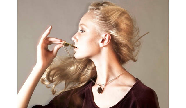 <strong>YOHJI YAMAMOTO｜ヨウジヤマモト</strong>　ホイッスル 　1万5750円