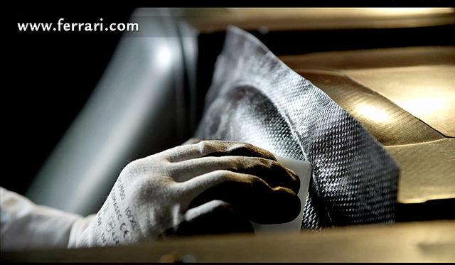 <strong>Ferrari Carbon Composite Chassis｜フェラーリ カーボンコンポジットシャシー</strong>