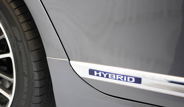 <strong>Lexus LS600h｜レクサス LS600h</strong>