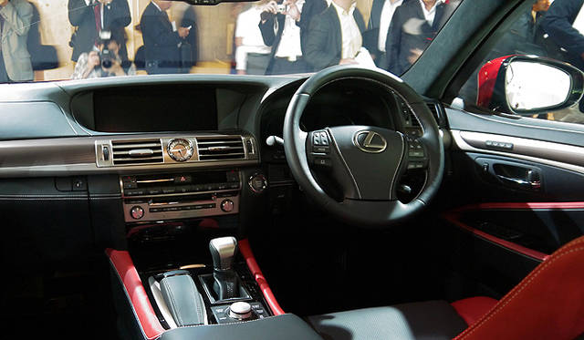 <strong>Lexus LS460｜レクサス LS460</strong>