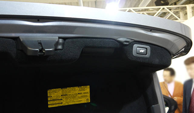 <strong>Lexus LS600h｜レクサス LS600h</strong>