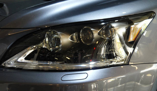 <strong>Lexus LS600h｜レクサス LS600h</strong>