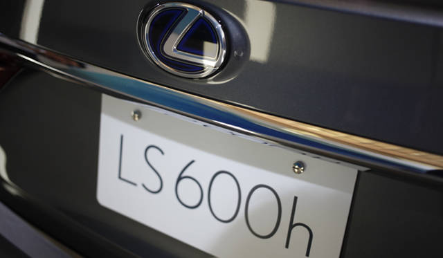 <strong>Lexus LS600h｜レクサス LS600h</strong>