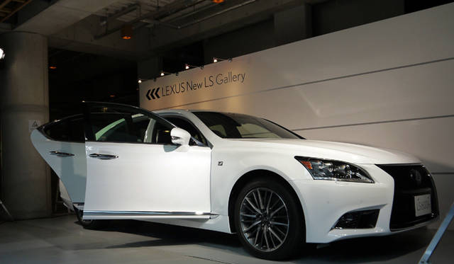 <strong>Lexus LS600h｜レクサス LS600h</strong>