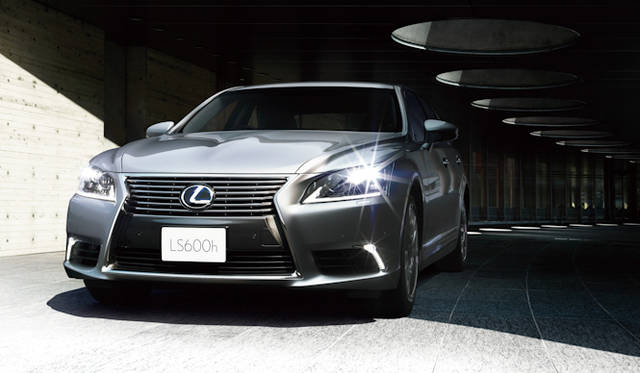 <strong>Lexus LS 600h version L｜レクサス LS 600h バージョンL</strong>