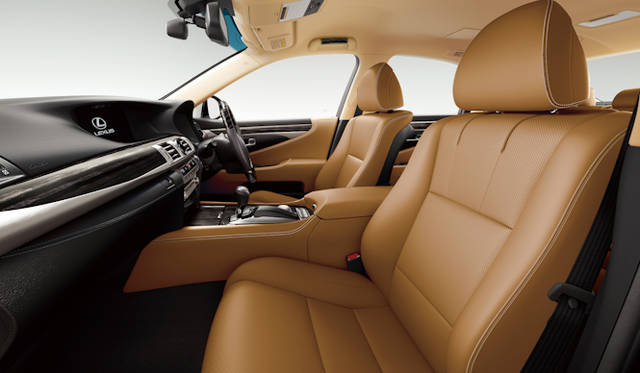 <strong>Lexus LS 600h version L｜レクサス LS 600h バージョンL</strong>