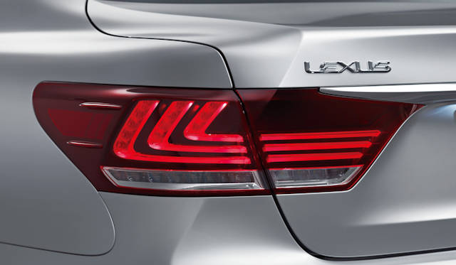 <strong>Lexus LS｜レクサス LS</strong>
