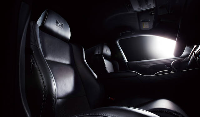 <strong>Lexus LS460 F SPORT｜レクサス LS460 Fスポーツ</strong>