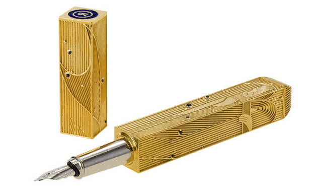 <strong>S.T. Dupont｜エス・テー・デュポン</strong>　「Sleeping Mermaid collection」　プレステージ・コレクション 万年筆（シェル型の台付き) 147万円（世界限定55ピース）